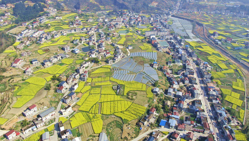 湖北建始土嶺苗寨好光景。