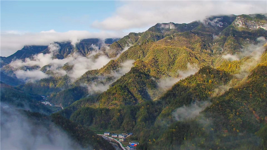 湖北建始：云霧繚繞似仙境【4】