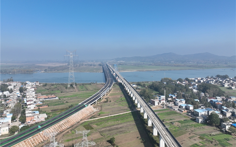 襄陽繞城高速公路南段。盧家國攝