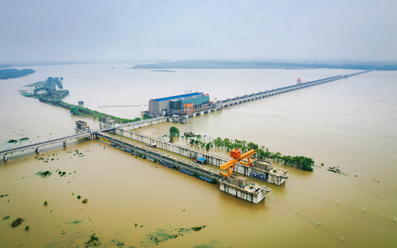 10月5日，漢江本輪洪峰通過興隆水利樞紐，水位達建壩以來最高值。饒茜攝