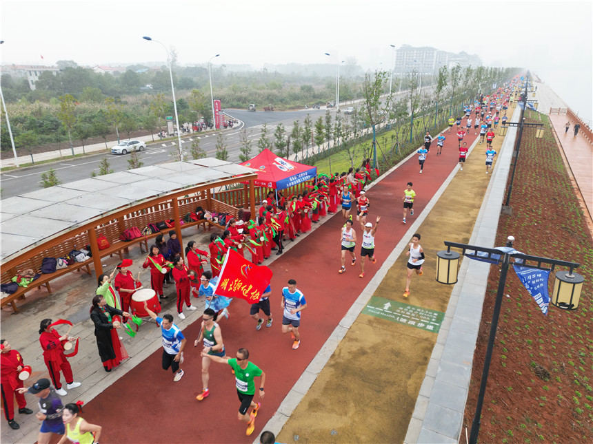 湖北嘉魚：守望長江超級馬拉松 一路奔跑一路皆景