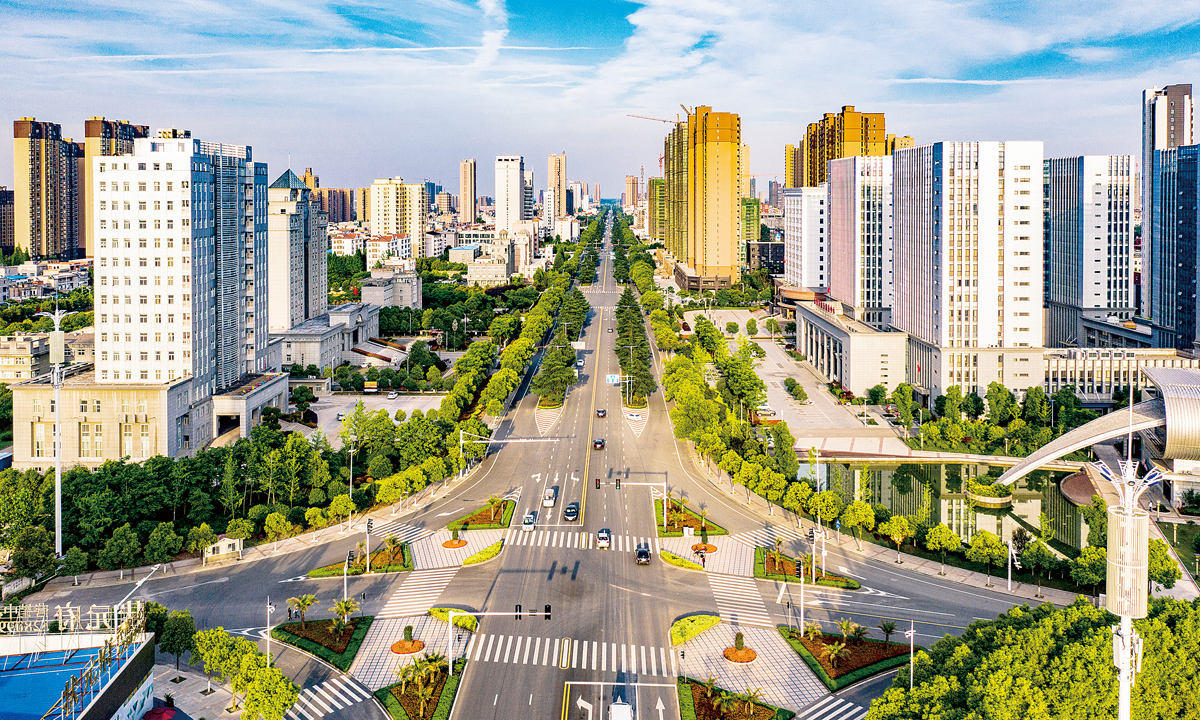 省級示范路—陸羽大道