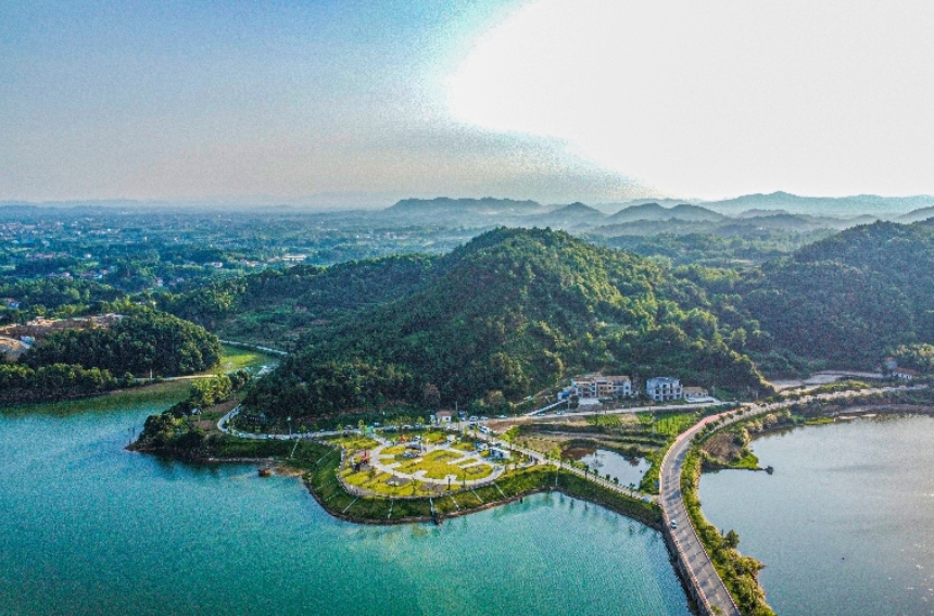 湖北武穴多彩旅游路串起一路好風(fēng)景。