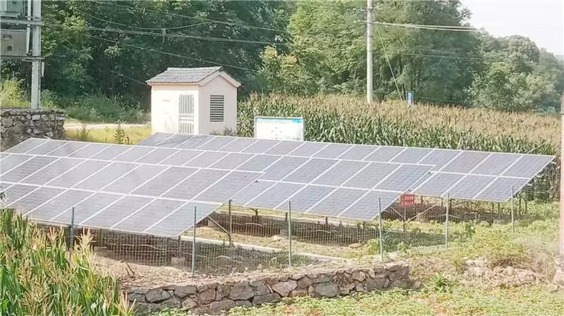 位于城址山村沿線的“金葉光伏帶”